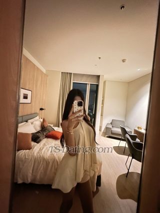 trans girl Heartzy 7851337