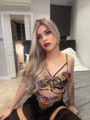 Hot Blond XXL London Transex Twitter: @anita_xlukJUST ARRIVED IN
TOWN!!!THE BEST FOR YOURWAITING FOR
YOU!!! 9” FULL OFF MILK AND POWER FOR YOUR
PLEASURE !!!