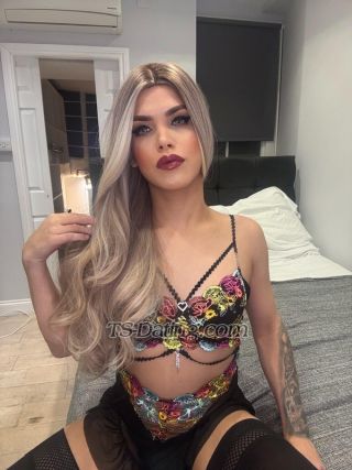 trans girl HotBlondXXL 1951400