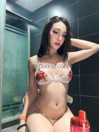 trans girl HotRhue 2787276