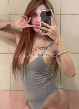 trans girl Hugejade 1744645