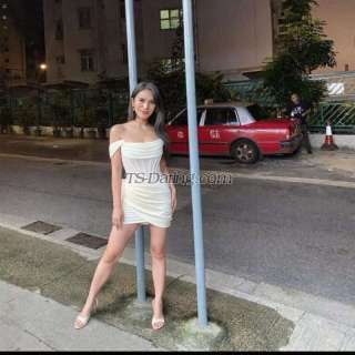 trans girl Hugejade 1744675