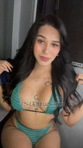 trans girl Hugejade 8866822