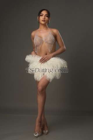 trans girl heyCelina 2419369