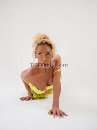 trans girl Leilatrans girl 8289918