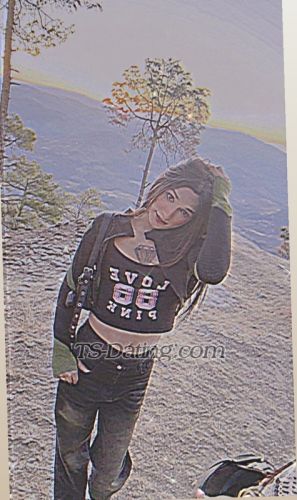 trans girl Isha19 0250521