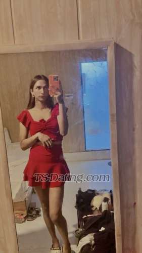 trans girl Isha19 2469800 trans girl Isha19 2469800