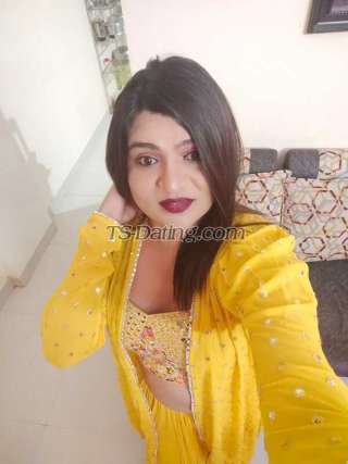 trans girl IshaniXXX 1945414