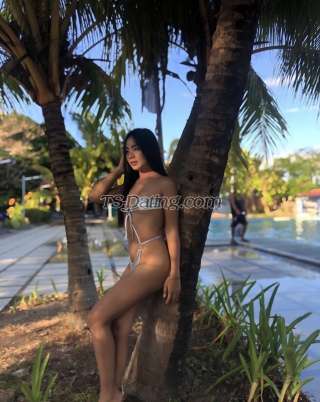 trans girl ItsMeYasmin 1199699