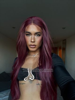 trans girl isabelliurach 9372700