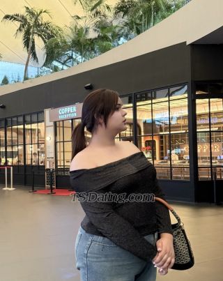 trans girl Julieee 8212946