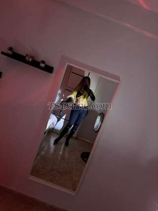 trans girl KAMELIAhott 1898874