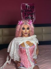 KHLOE 20 Belgrade Transex Trump Queen! Herrin! Aktive Transsexuelle. Gib dich meinen Fantasien hin! Ruf an oder schreib mir, Stahlerektion mit 100%iger Erfüllung. Immer schön und gut gelaunt. Ich habe Erfahrung mit Anfängern. Ich weiß, wie man einen fürsorglichen und großzügigen Mann zufriedenstellt. Ich lade dich ein oder komme zu dir. Sex am Körper oder per Video ist möglich. Sauber und ich erwarte das Beste von dir!