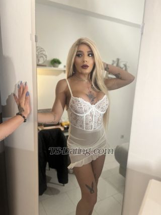 trans girl KarinnaSantos 2345981