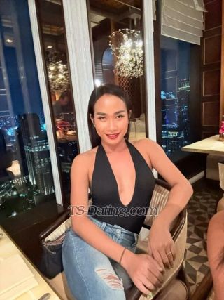 trans girl Keeratipat 8043190