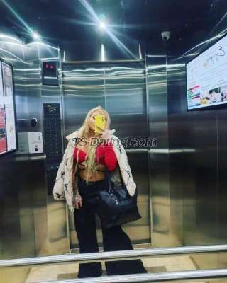 trans girl KimEscobar 0403447 trans girl KimEscobar 0403447