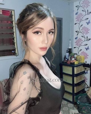 trans girl LavAndres 7714970