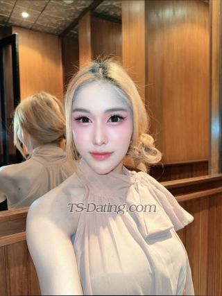 trans girl LillyBloosom 0290803 trans girl LillyBloosom 0290803