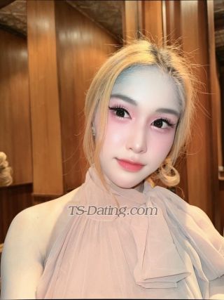 trans girl LillyBloosom 0290835 trans girl LillyBloosom 0290835