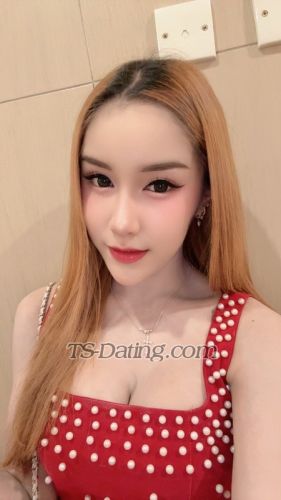 trans girl LillyBloosom 0414744