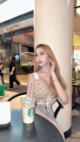 trans girl LillyBloosom 0746872