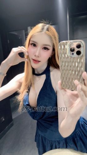 trans girl LillyBloosom 1032920 trans girl LillyBloosom 1032920