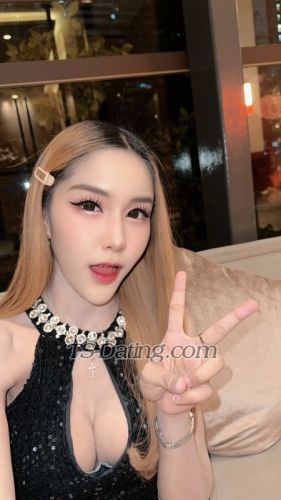 trans girl LillyBloosom 4016017