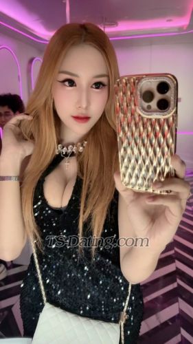 trans girl LillyBloosom 6187385