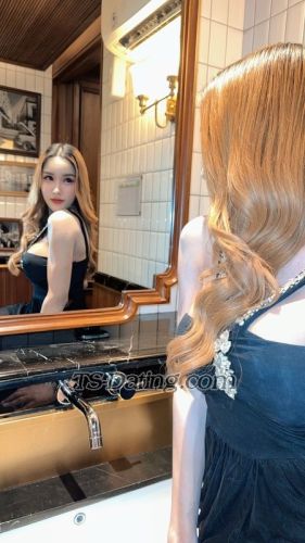 trans girl LillyBloosom 6865968