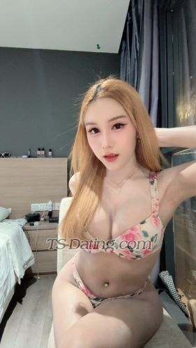 trans girl LillyBloosom 7539839