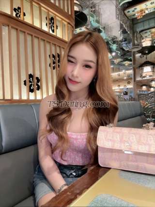 trans girl LillyBloosom 8010394 trans girl LillyBloosom 8010394