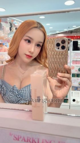 trans girl LillyBloosom 8555450