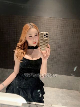 trans girl LillyBloosom 9178883