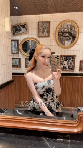 trans girl LillyBloosom 9179048