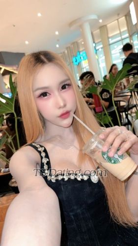 trans girl LillyBloosom 9923586 trans girl LillyBloosom 9923586