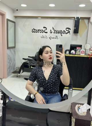 trans girl Lillybothbi 2391438