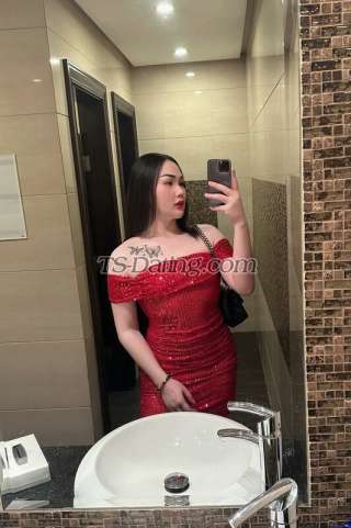 trans girl Lillybothbi 2391449