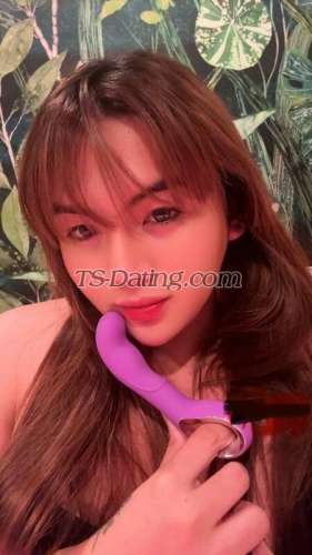 trans girl LunaFox 8146478