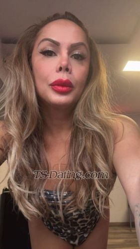 trans girl MERCELLAHOT 2354445