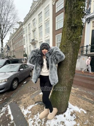 trans girl Marianalux 8185035