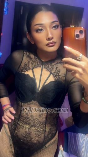 trans girl Maxinaxxx 8037369
