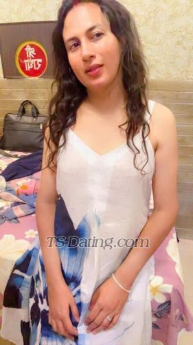 trans girl Meera21 7701000