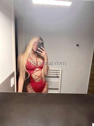 trans girl Miakhaliff 4161818