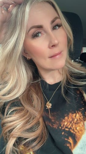 Female from USA - Tennessee