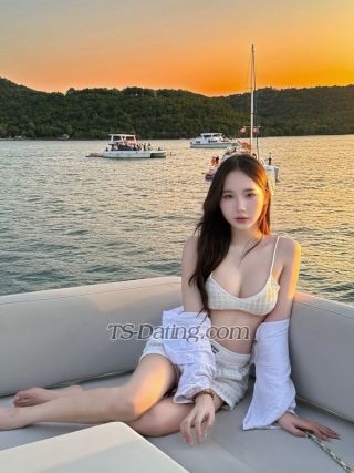 trans girl Miewmiew 9713237