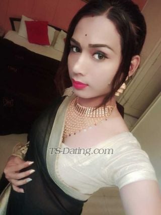 trans girl Modhumondal 3763736