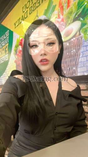 trans girl MomoYygirl88 0138679