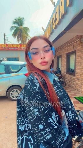 trans girl MonsterQueen 1632391
