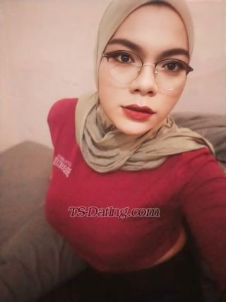 trans girl Nabillachels2 5088594