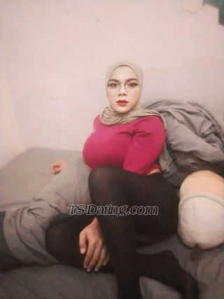 trans girl Nabillachels2 5088750